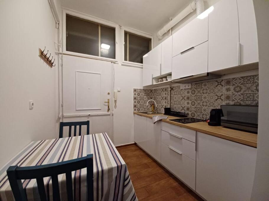 Hero'S Square Apartment بودابست المظهر الخارجي الصورة